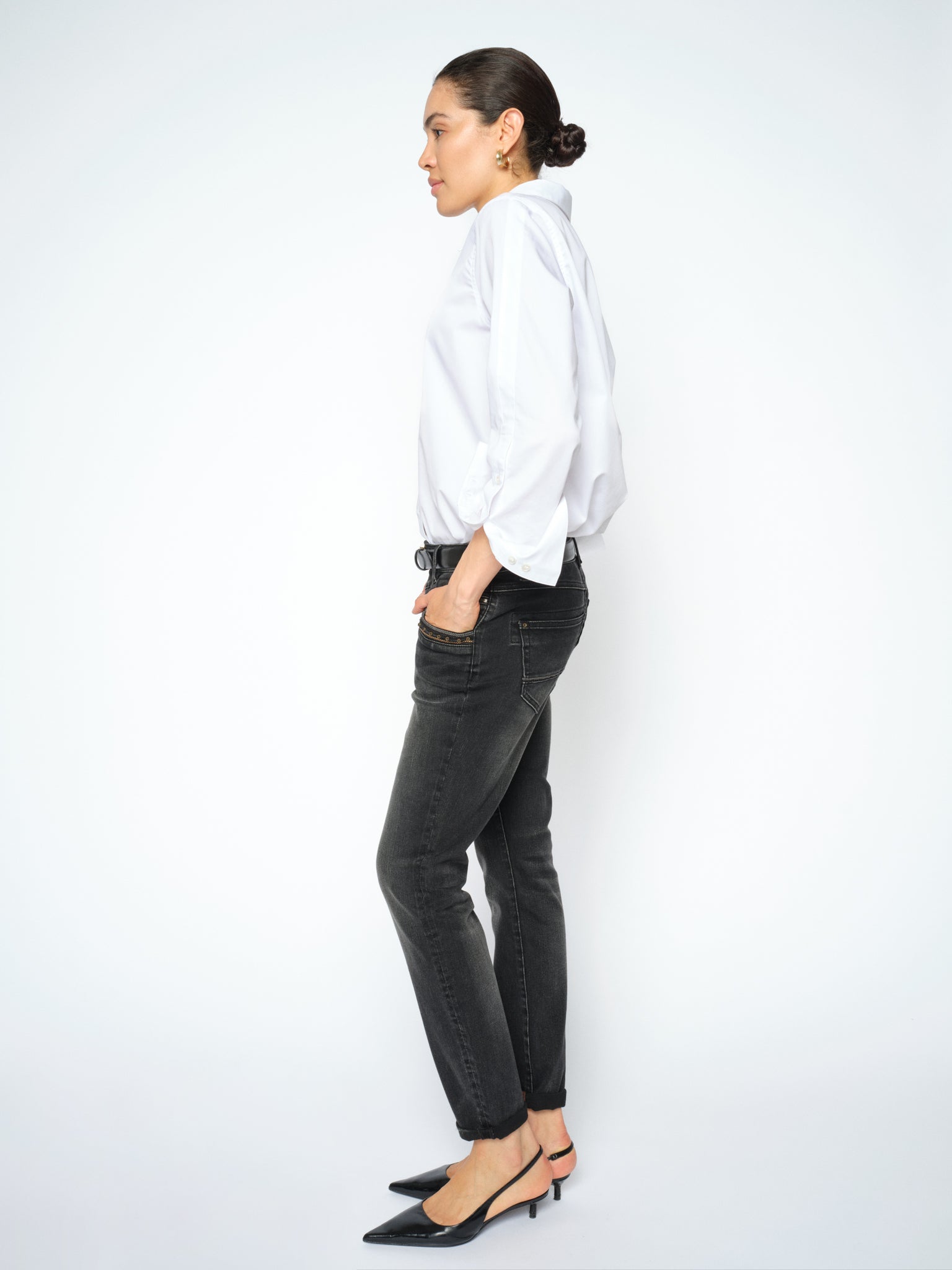 Modelshot / Grey / Detail